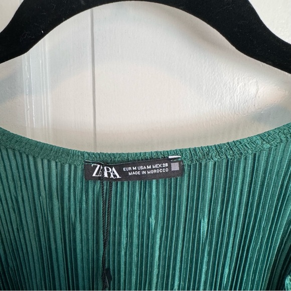 Zara Pleated Blouse in Green sz M NWT - Picture 5 of 7